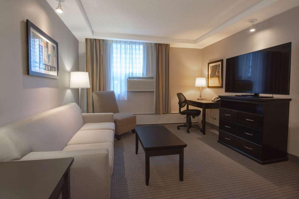 Coast Calgary Downtown Hotel & Suites By Apa Room photo