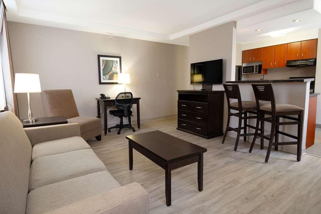 Coast Calgary Downtown Hotel & Suites By Apa Room photo